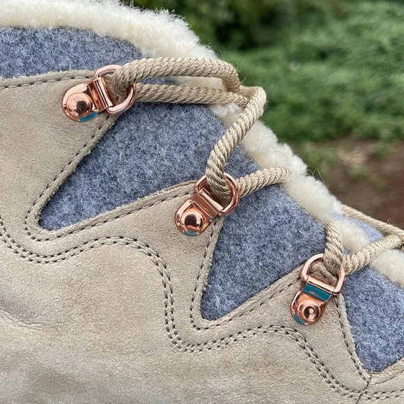 SOREL Sneakchic Alpine Suede Leather Shearling Boots Beige Gray Women’s Size 9 - Picture 5 of 15